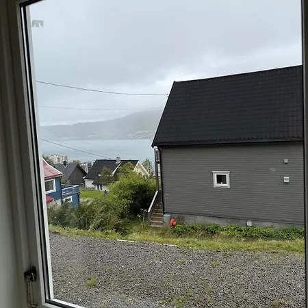 Arctic Escape- Stylish In * Tromsø